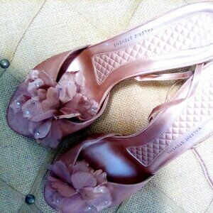 Valerie Stevens 3.5 heels. Coral color. Floral toe detail.  Size 8.5